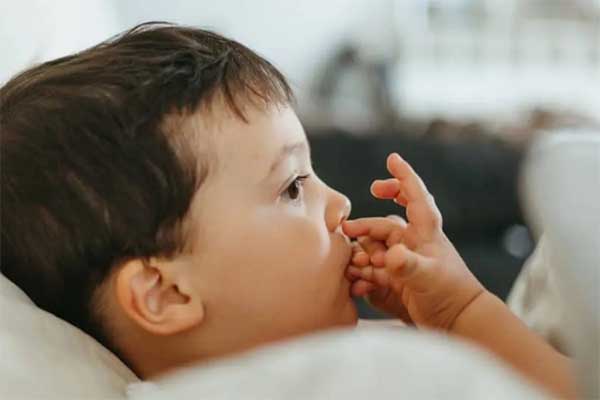 درمان ناخن جویدن کودکان 3